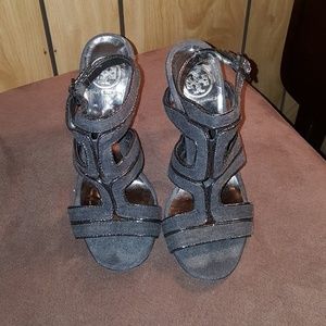 Tory Burch Metalic Grey Heels